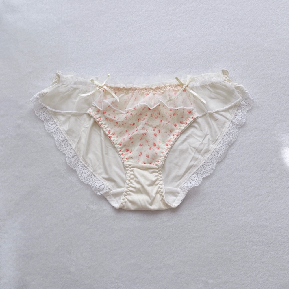 US-M  Korean Brand Cute Rose Pattern Chiffon Ruffle Smooth Nylon Bow Panties